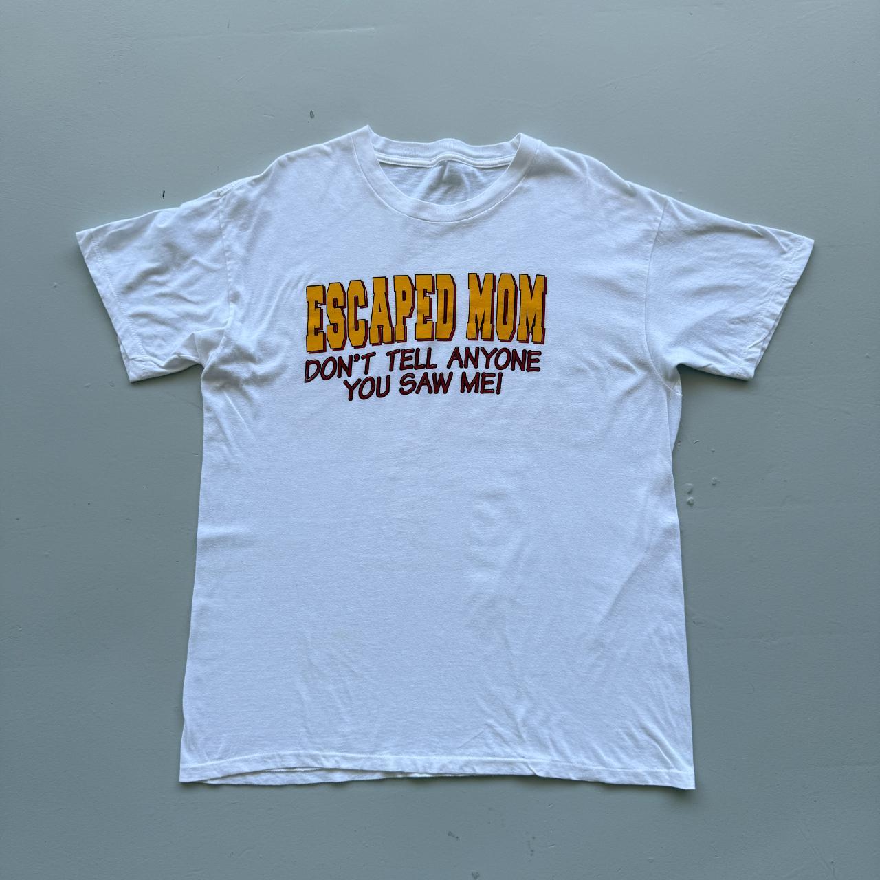 White Escpaed Mom Slogan Vintage 90s T-shirt - Large
