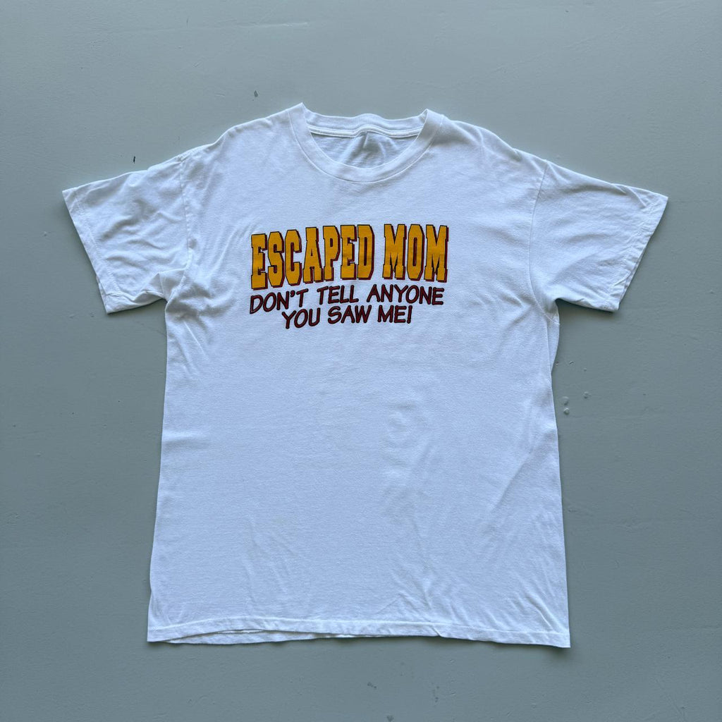 White Escpaed Mom Slogan Vintage 90s T-shirt - Large