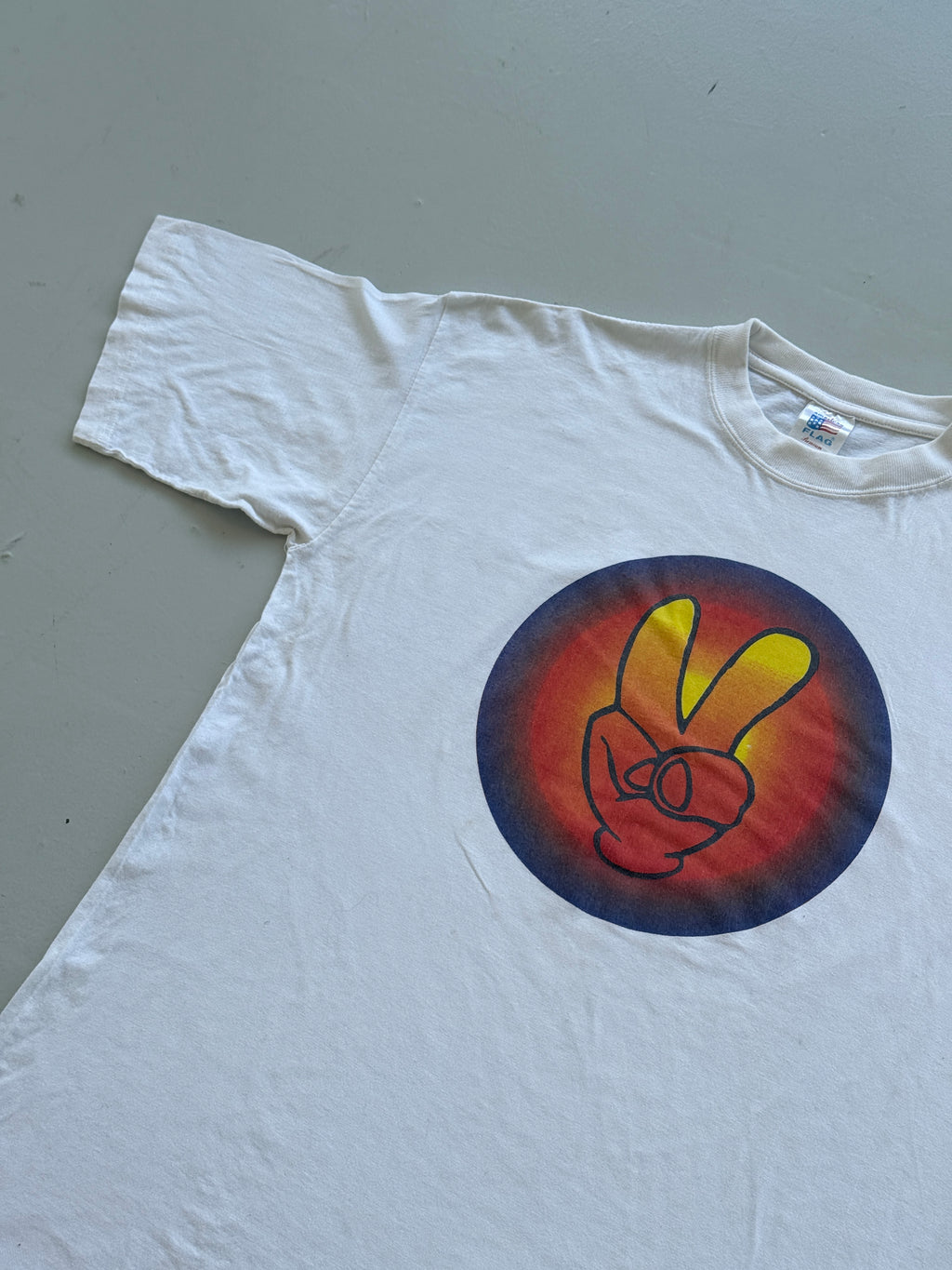 White Peace 90's Vintage Graphic T-Shirt - Large