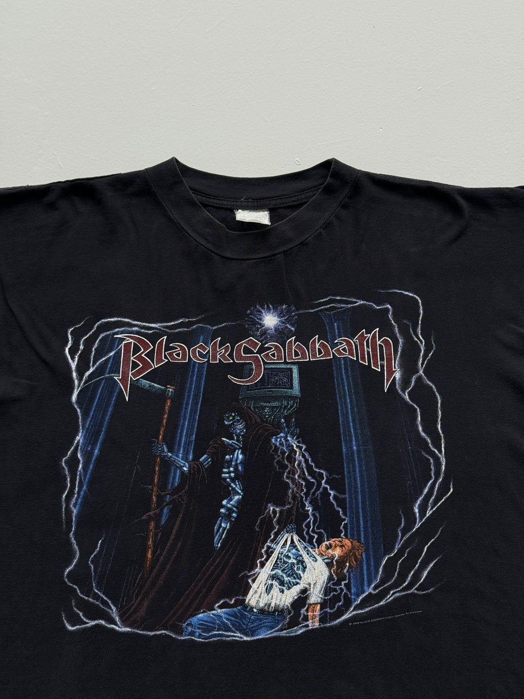 Black Sabbath 90's Vintage European Tour Graphic Band T-Shirt - Cropped XL