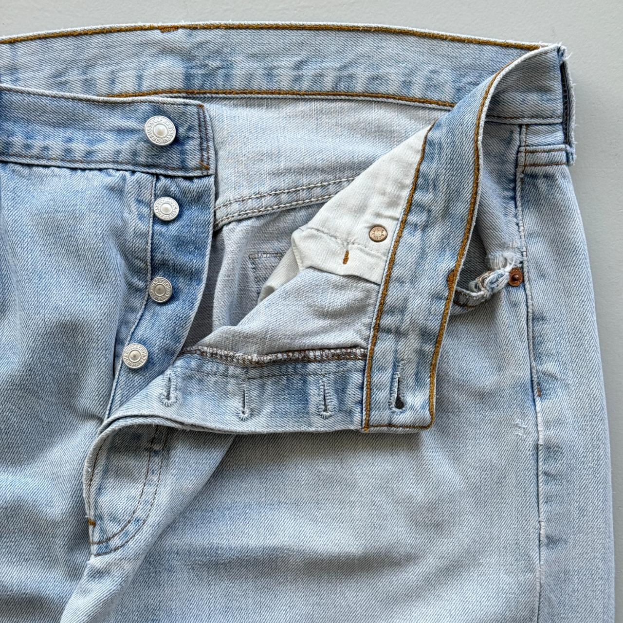Light Blue Levi's 501 Denim Straight Leg 90's Vintage Jeans - 33” x 30”