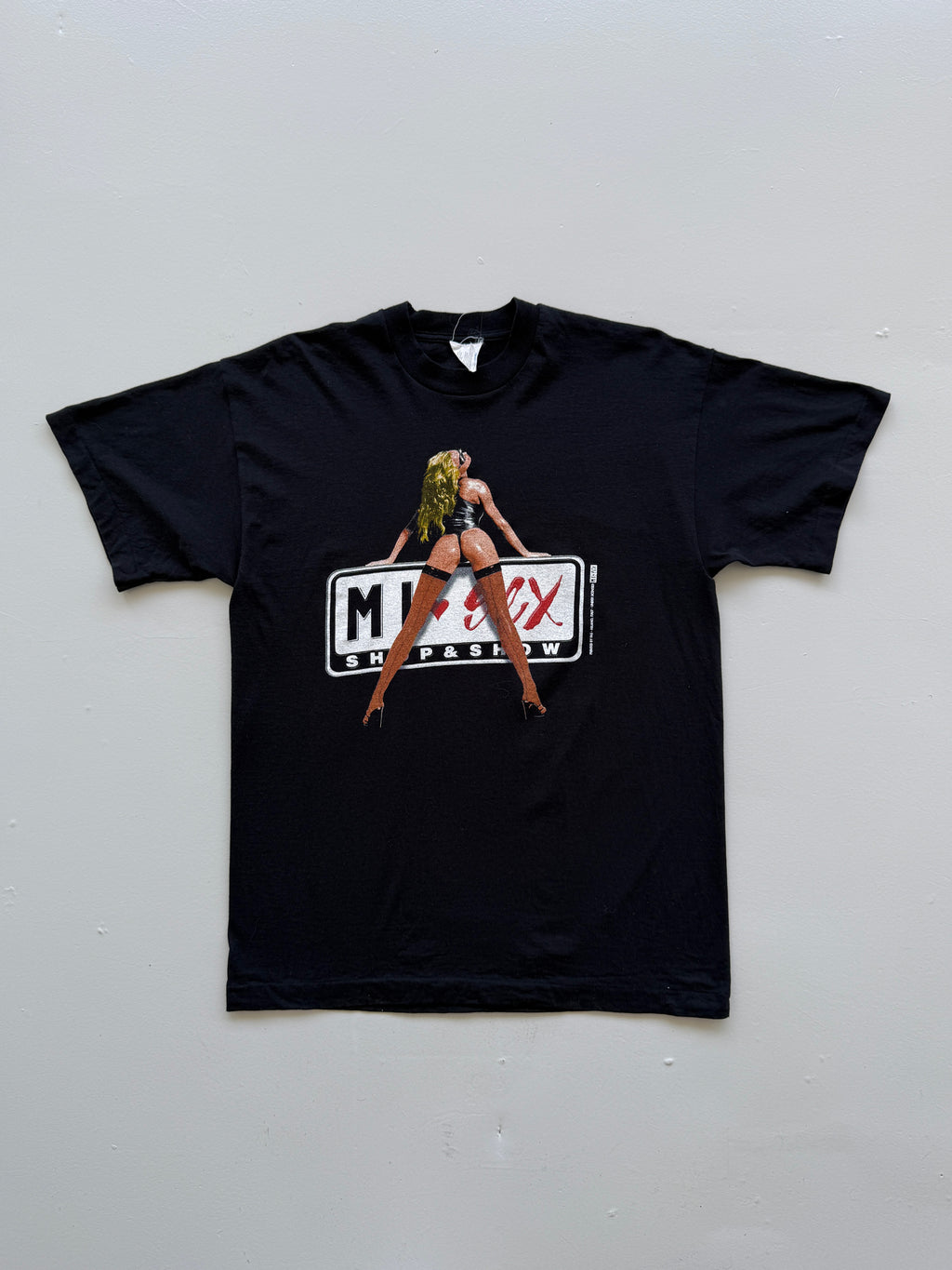 Black High Heal Women 90's Vintage Graphic Single Stitch T-Shirt - Large