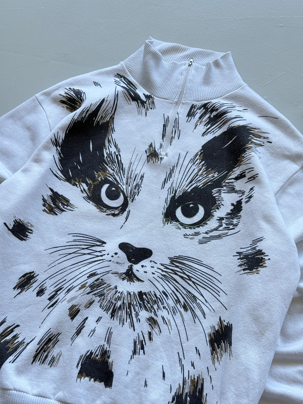 White Cat Graphic 80's Vintage Quarter Zip Sweatshirt - Medium
