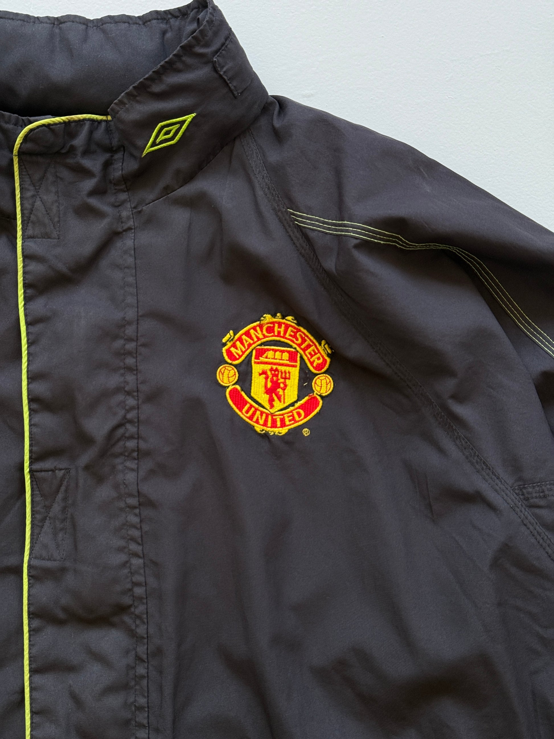 Umbro Manchester United Sharp 90's Vintage Windbreaker Jacket - Large