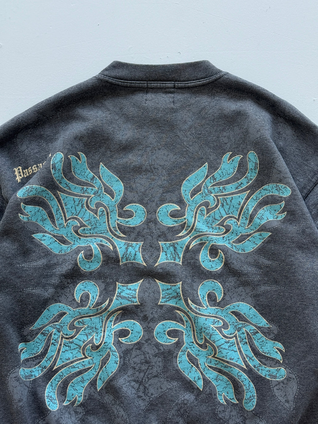 Passenger Surf Tribal Graphic Y2K Vintage Sweatshirt - Medium
