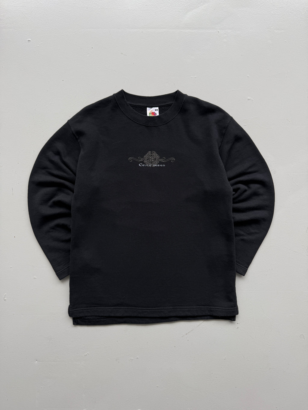 Black Celtic Design 90s Vintage Sweatshirt