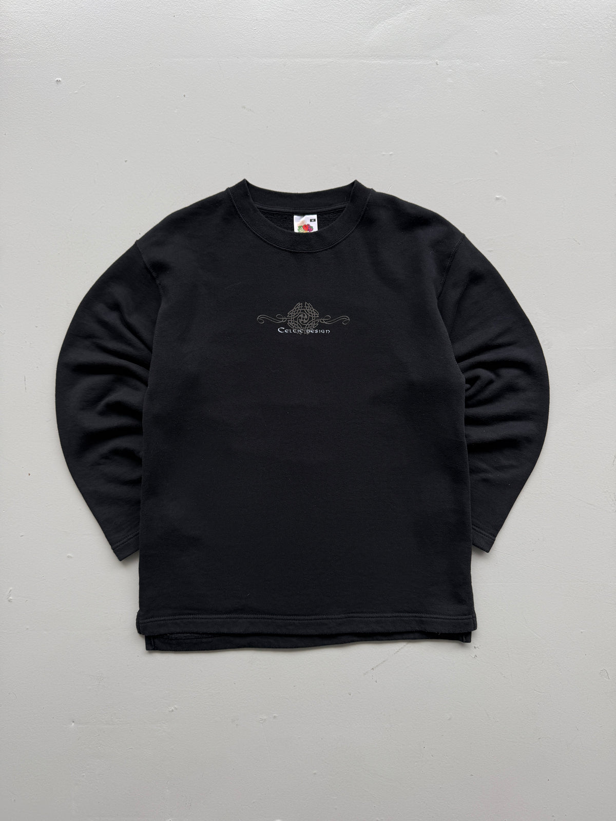 Black Celtic Design 90s Vintage Sweatshirt