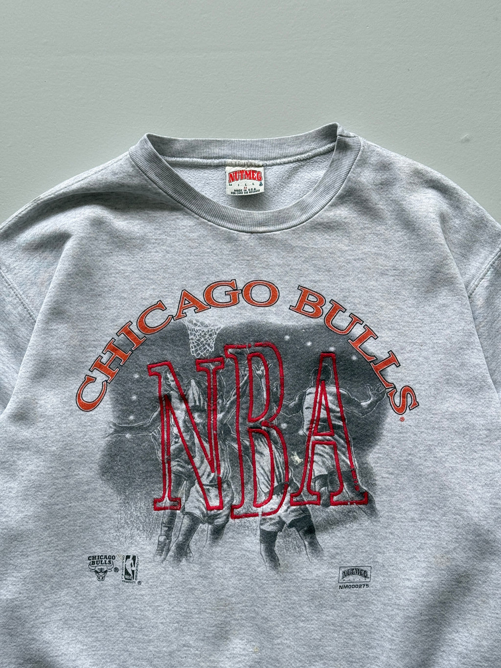 Grey Chicago Bulls 90's Vintage NBA Nutmeg Graphic Sweatshirt- Medium