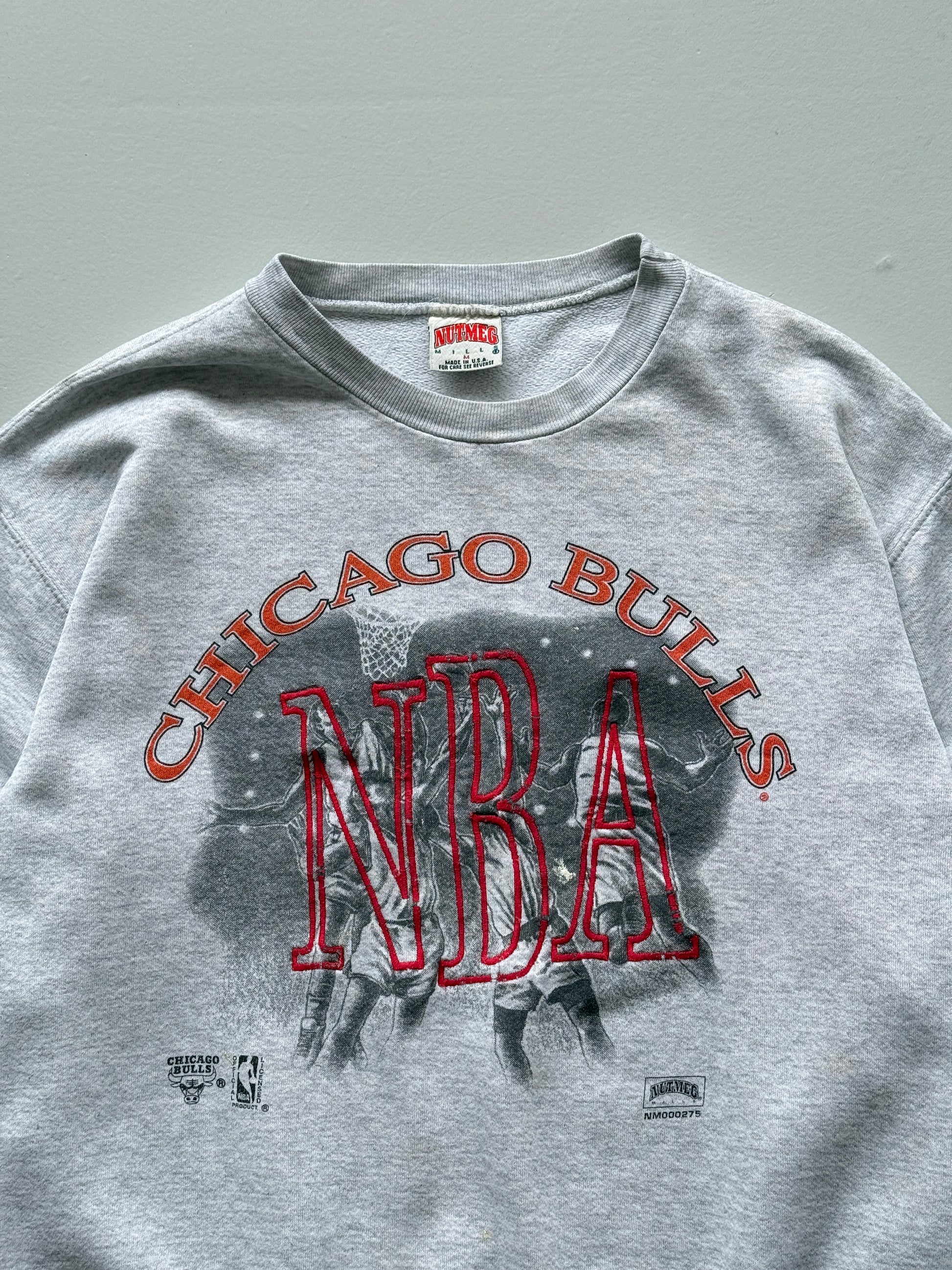Grey Chicago Bulls 90's Vintage NBA Nutmeg Graphic Sweatshirt- Medium