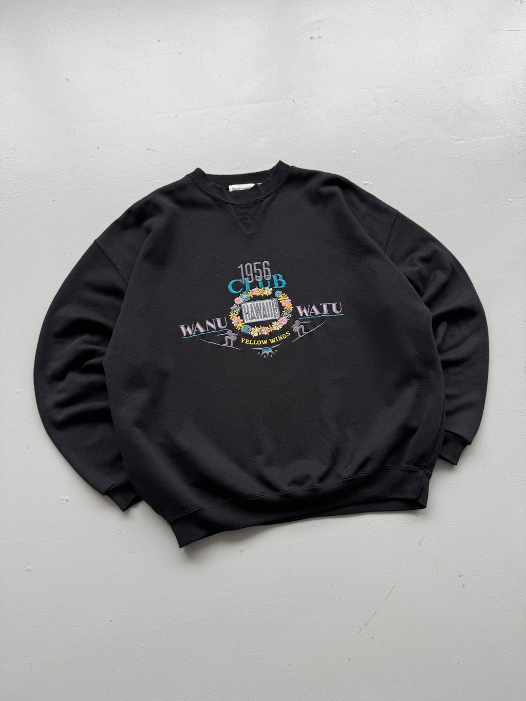 Yellow Wings Hawaii Club 90's Vintage Sweatshirt - Medium