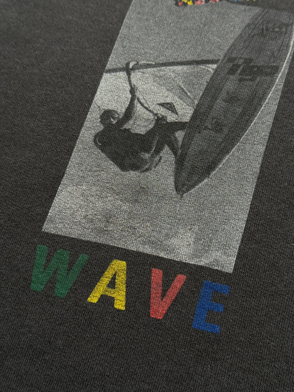 Wave Faded Windsurfing Graphic 90's Vintage Sweatshirt - Large