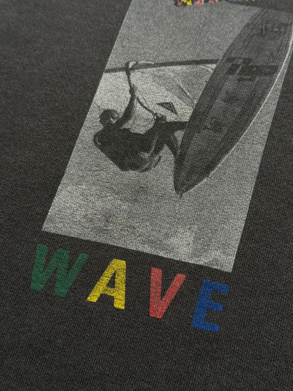 Wave Faded Windsurfing Graphic 90's Vintage Sweatshirt - Large