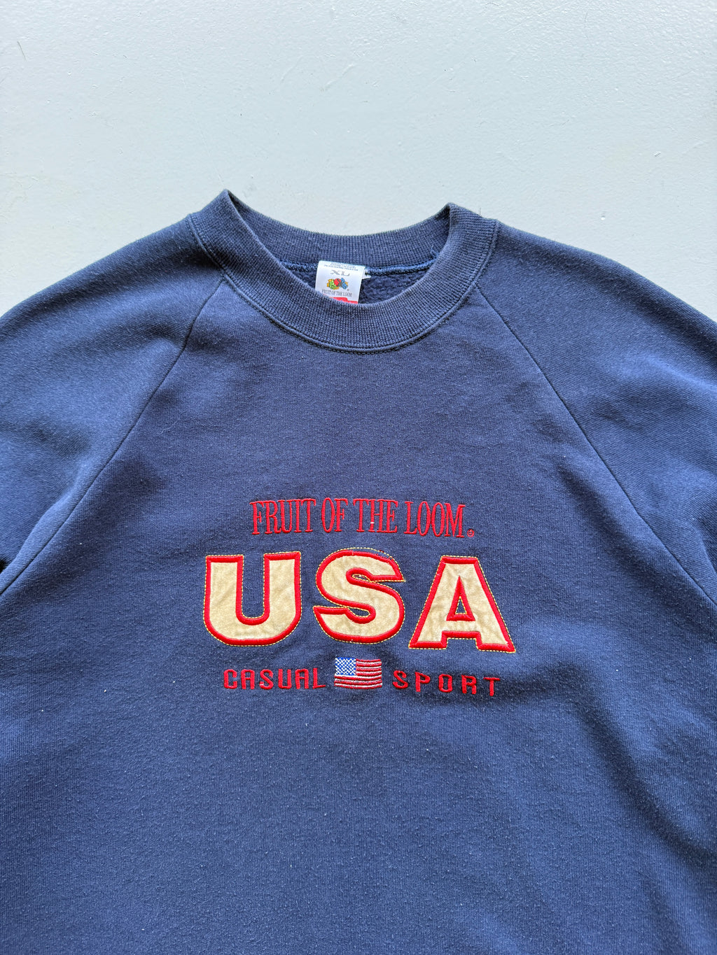 Navy Blue Fruit of the Loom 90's Vintage USA Graphic Sweatshirt Jumper - Large