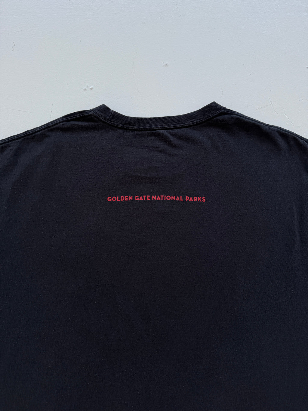 Black Alcatraz 00's Vintage Tourist Graphic T-Shirt - XL