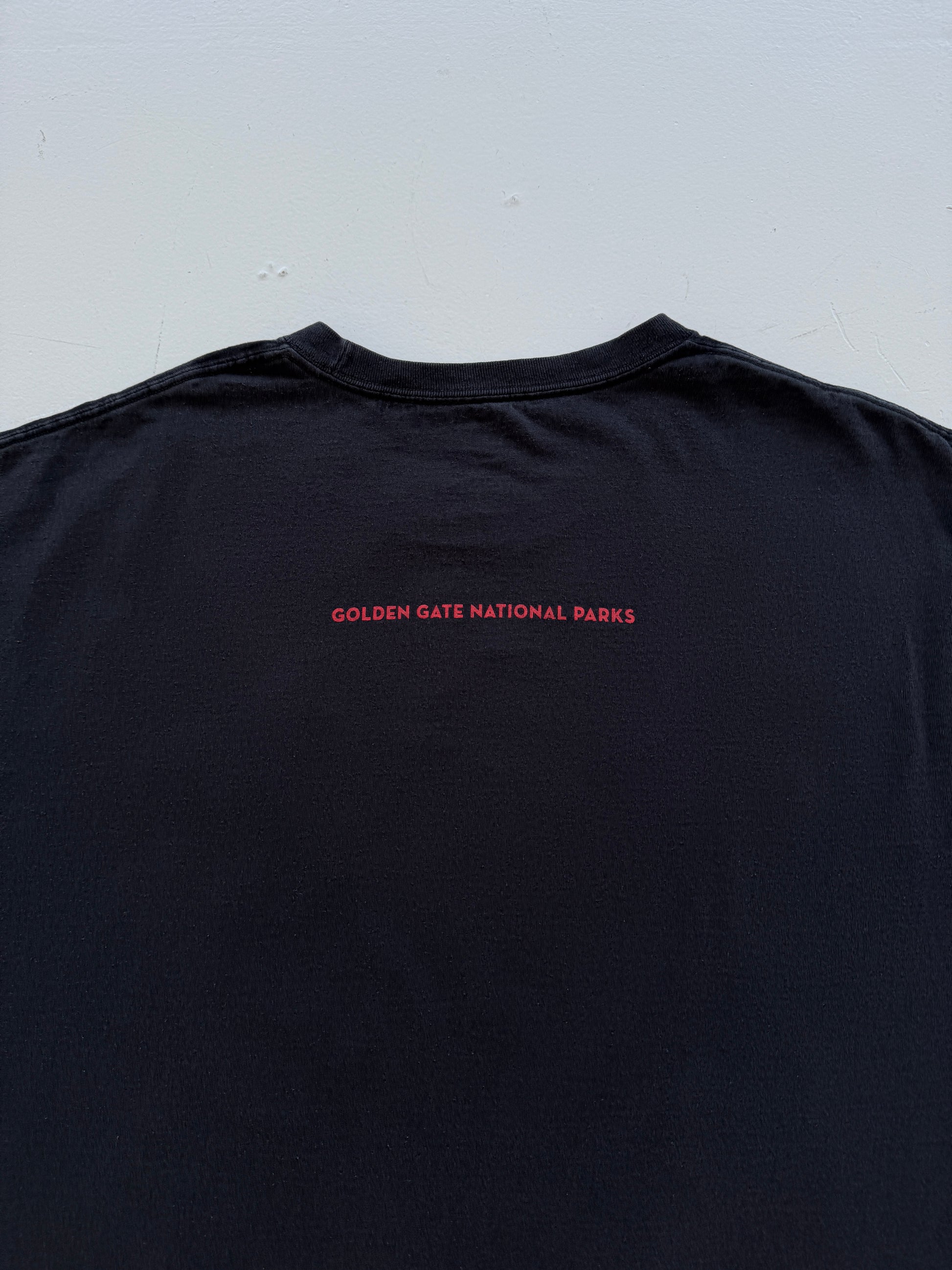 Black Alcatraz 00's Vintage Tourist Graphic T-Shirt - XL