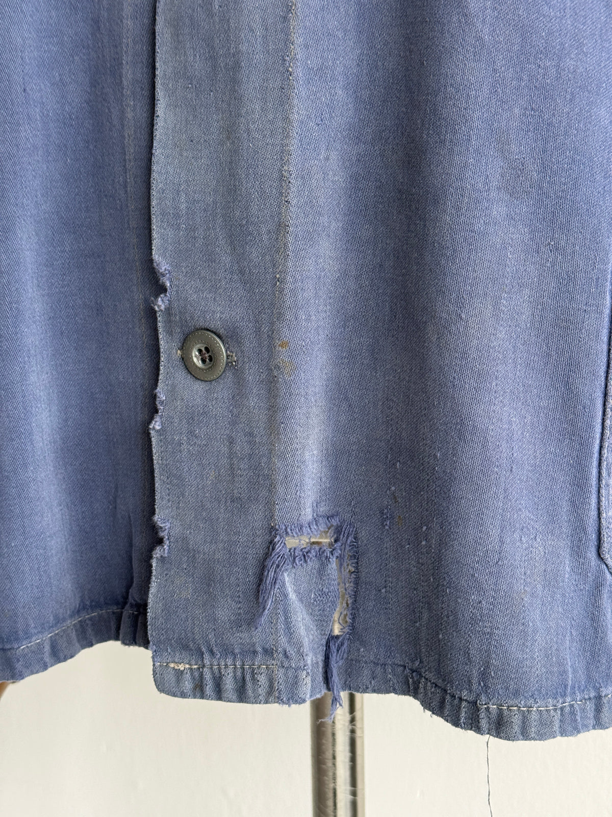 Thrashed Blue French 1950's Vintage Workwear Chore Jacket CH535 - Medium