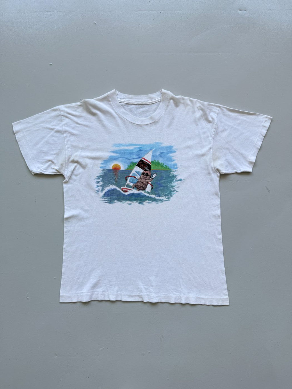 Cavas Castellblanch Single Stitch 80's Vintage Graphic T-Shirt - Large