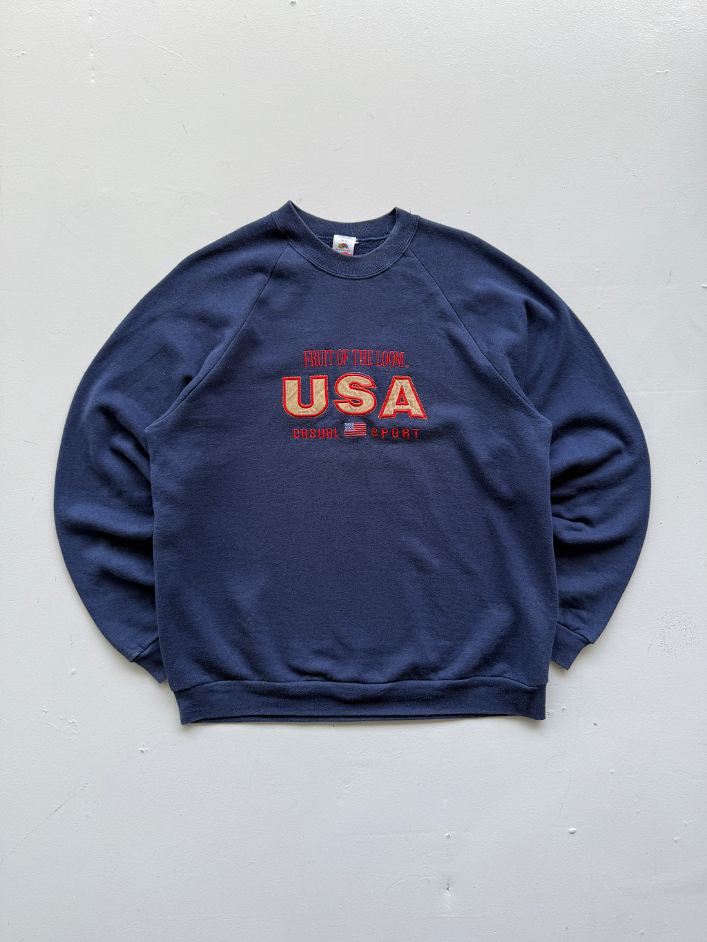Navy Blue Fruit of the Loom 90's Vintage USA Graphic Sweatshirt Jumper - Large