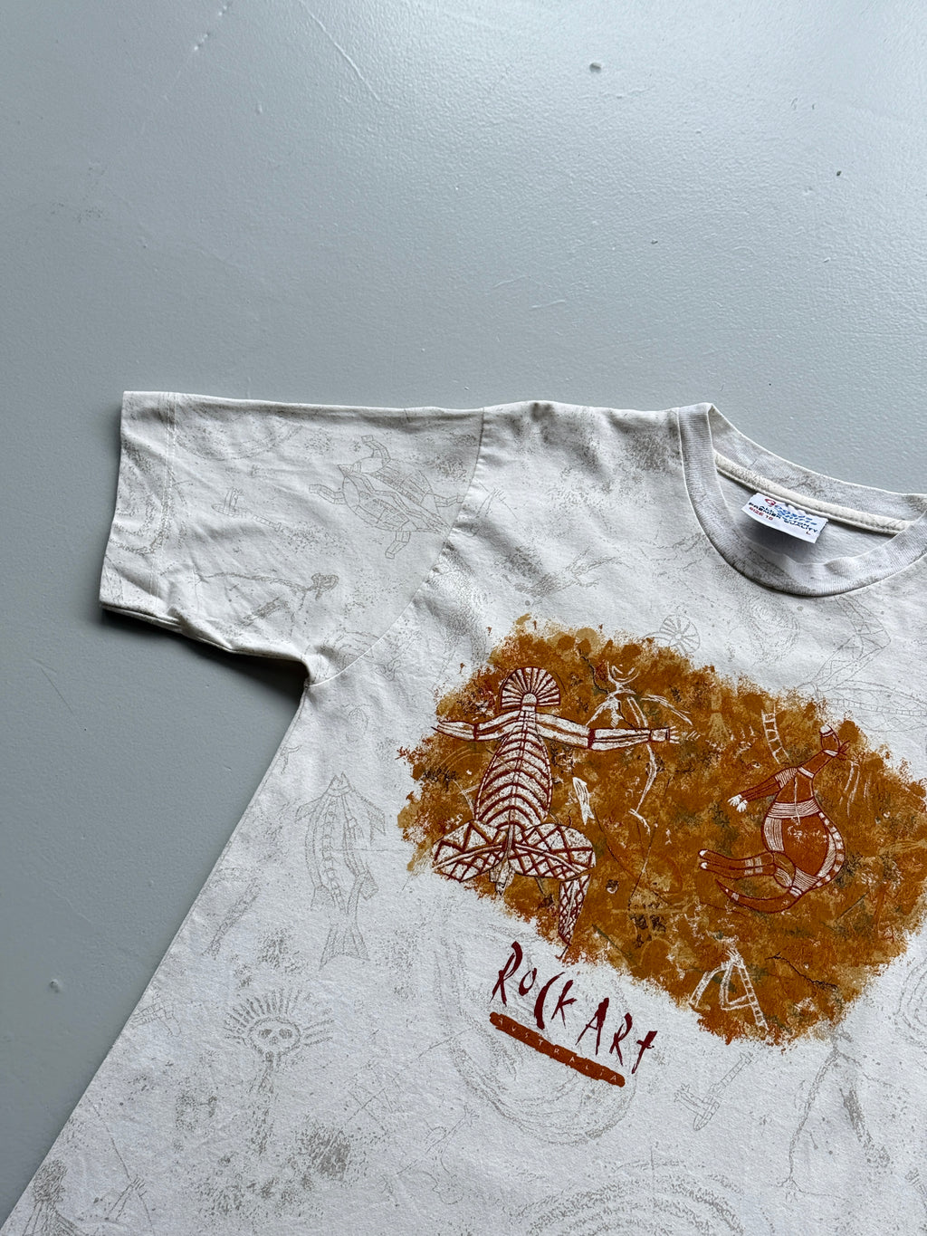 Cream Rock Art Native Australian 90's Vintage Graphic Tourist T-Shirt - Small