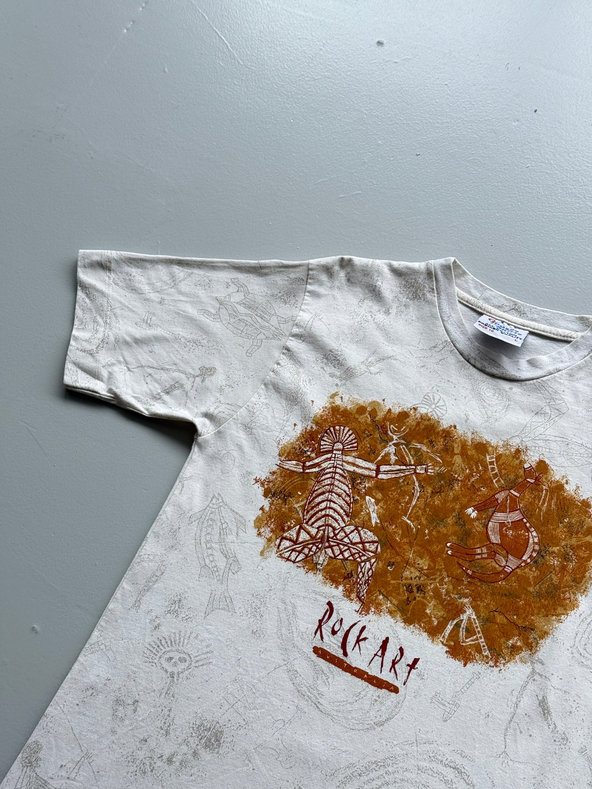 Cream Rock Art Native Australian 90's Vintage Graphic Tourist T-Shirt - Small