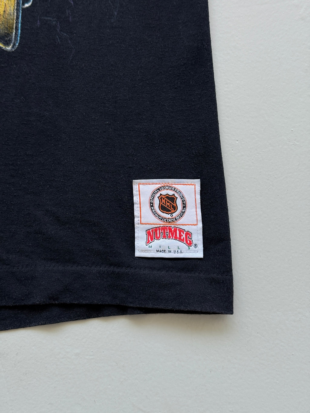 Black Mighty Ducks NHL 90s Vintage Nutmeg Mills Single Stitch T-Shirt - Medium