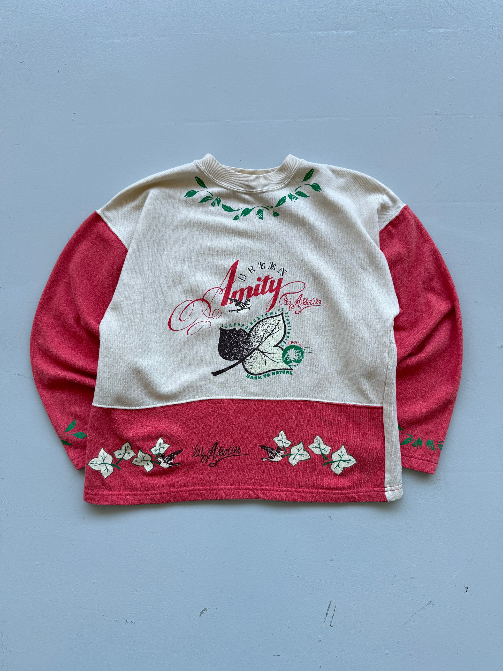 White Amity 90's Vintage Graphic Sweatshirt Jumper - Size 8/10