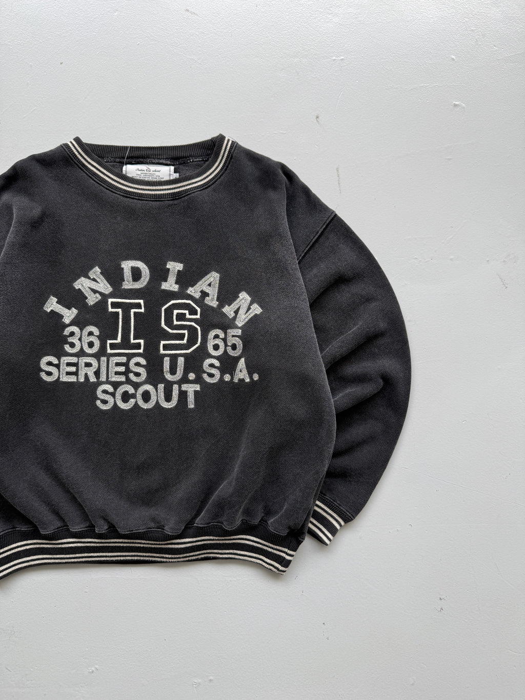 Indian Scout Motorcycles Made in USA 90's Vintage Sweatshirt - Small