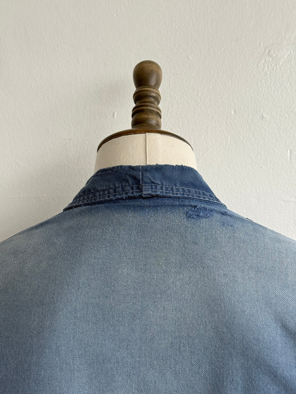 Thrashed Blue French 1960s Vintage Workwear Chore Jacket CH446 - Small