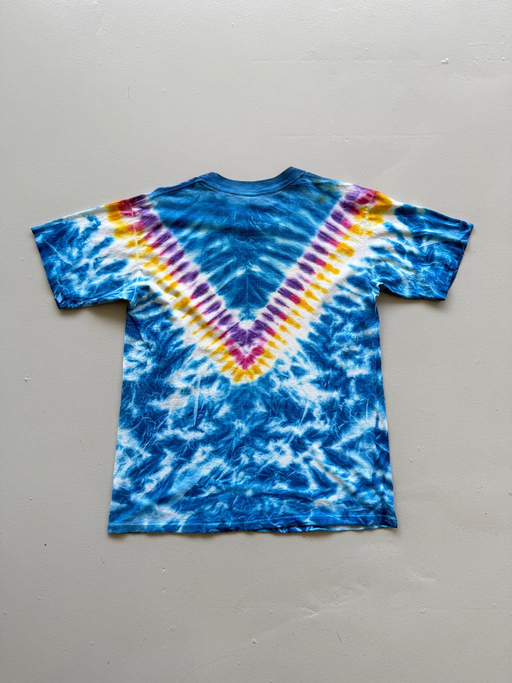 Blue Tye-dye Surfer 90's Vintage Single Stitch Graphic T-Shirt - Medium