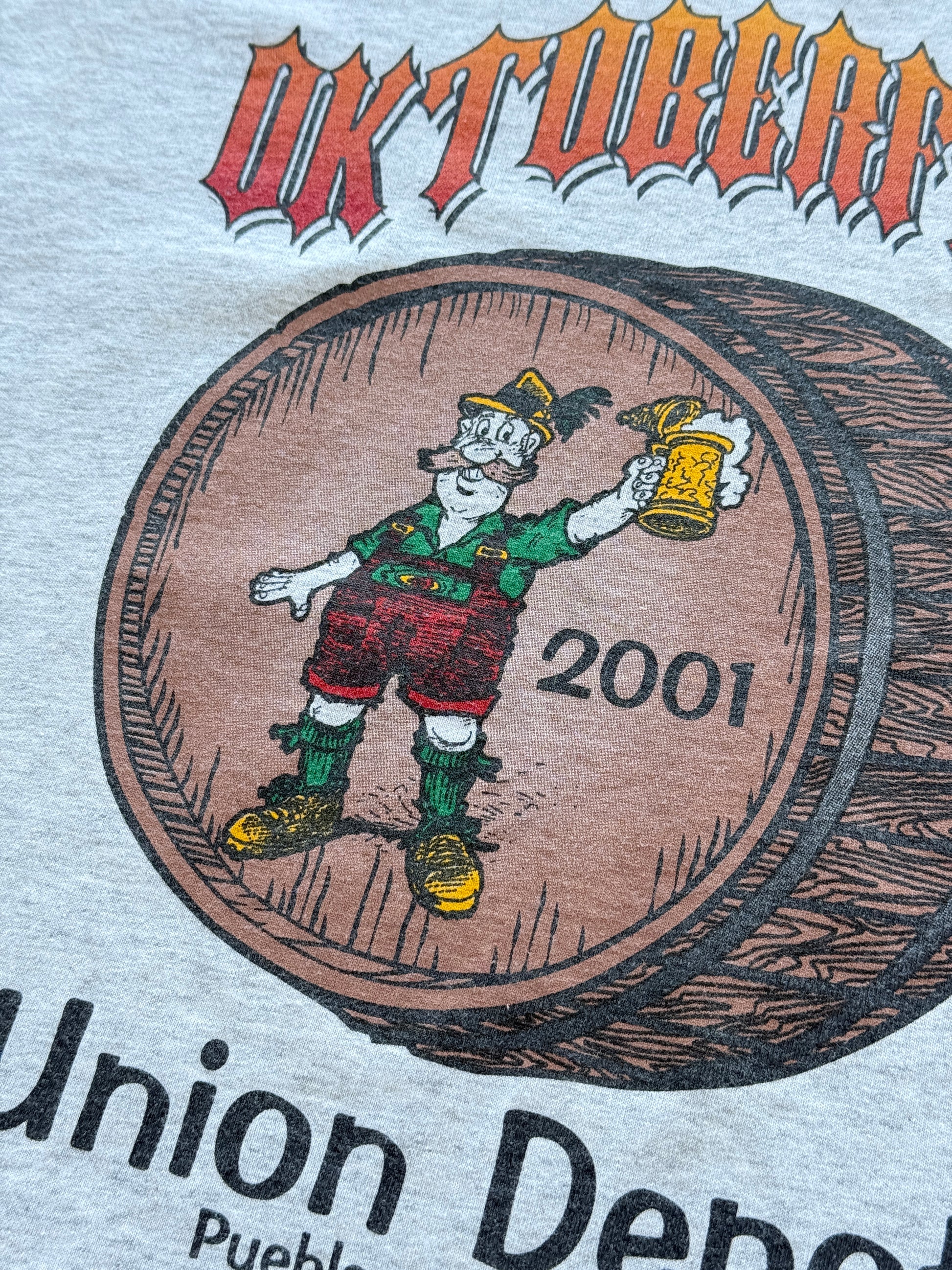 Fruit of the Loom Oktoberfest 2001 Union Depot Pueblo Colorado Vintage T-Shirt -