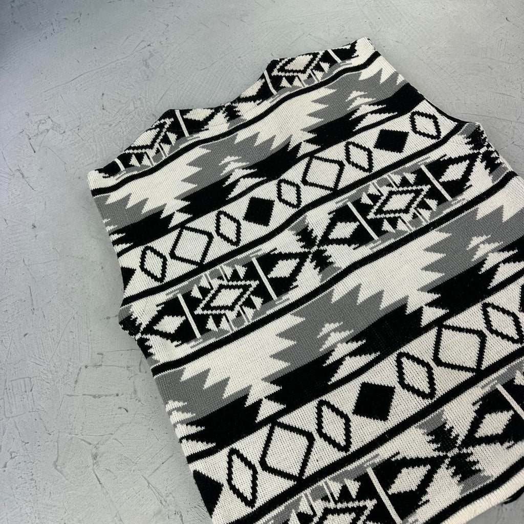 White Knitted Patterned Vintage 90s Sweater Vest - Large