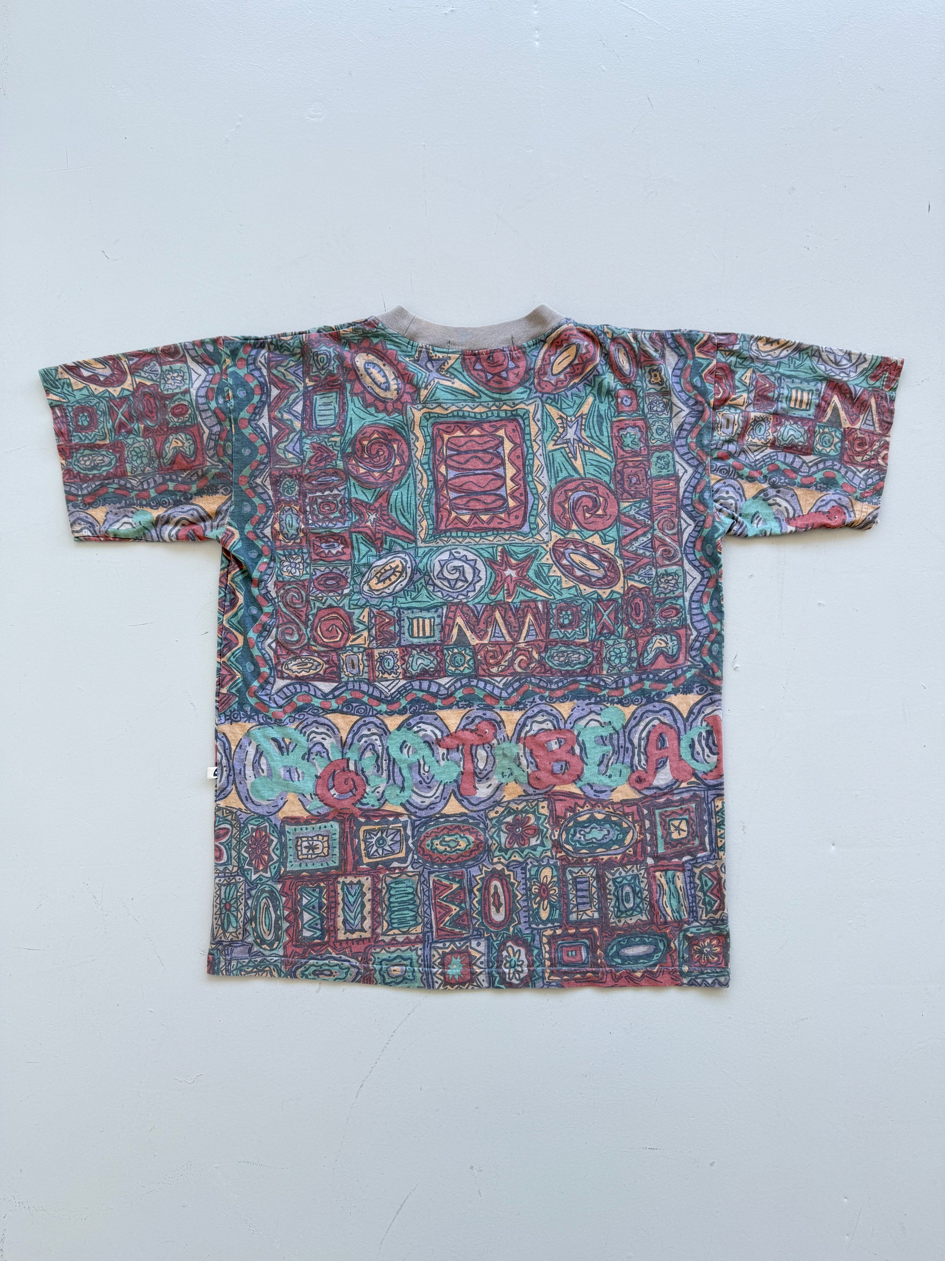 Boat & Beach 90's Vintage All Over Print Graphic T-Shirt - Large