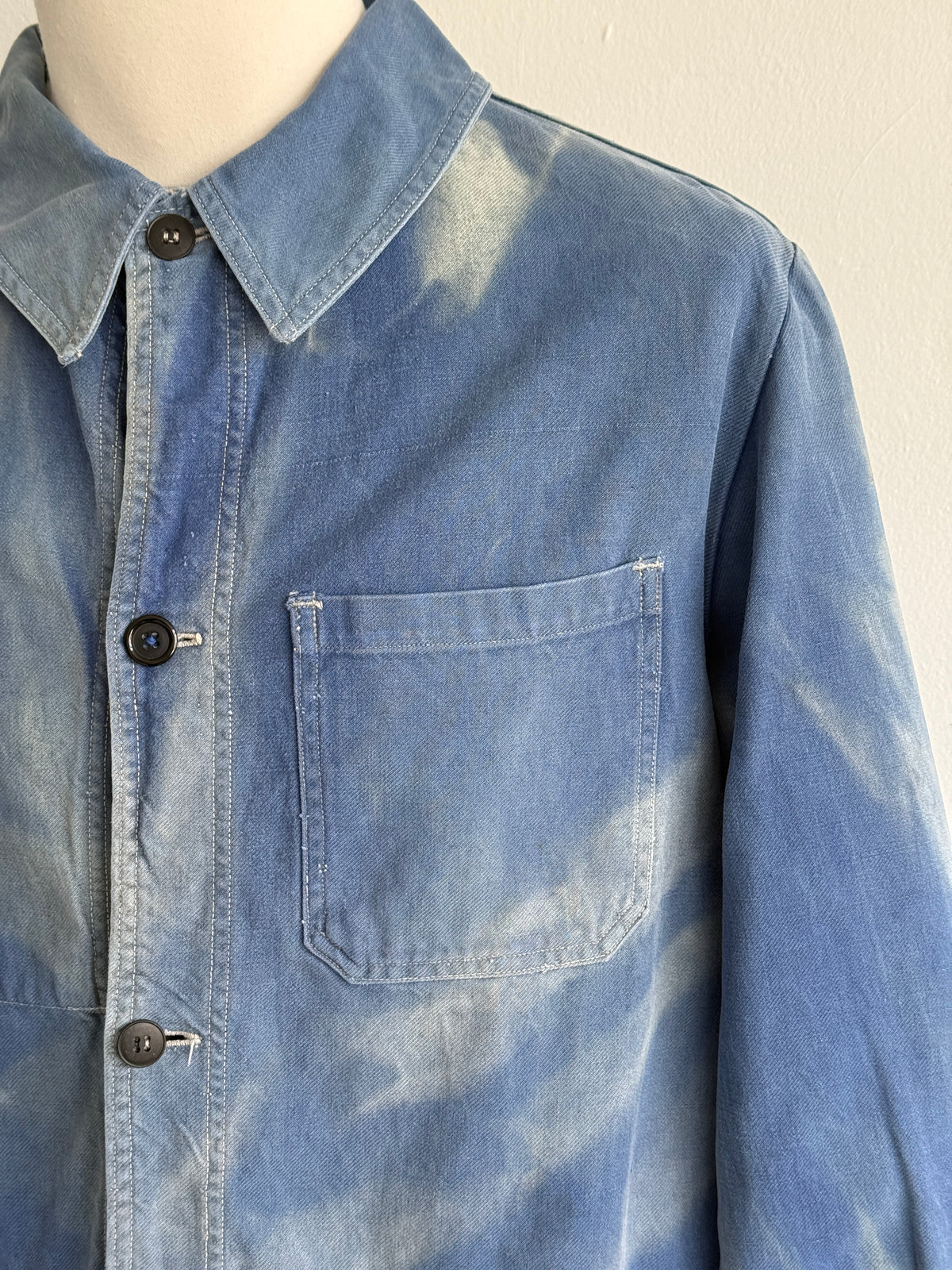 Faded Blue French 1950s/60s Vintage Workwear Chore Jacket CH519 - Medium