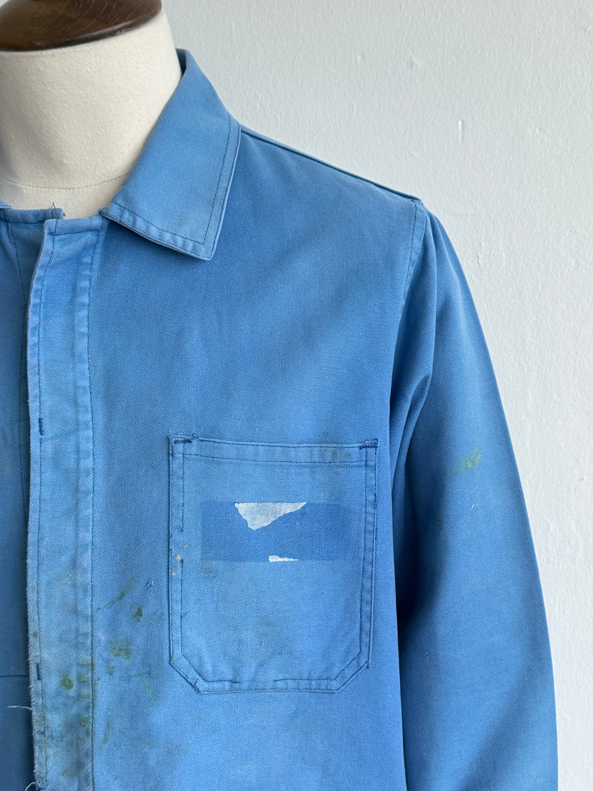 Thrashed Blue French 1970's Vintage Workwear Chore Jacket CH550 - Medium