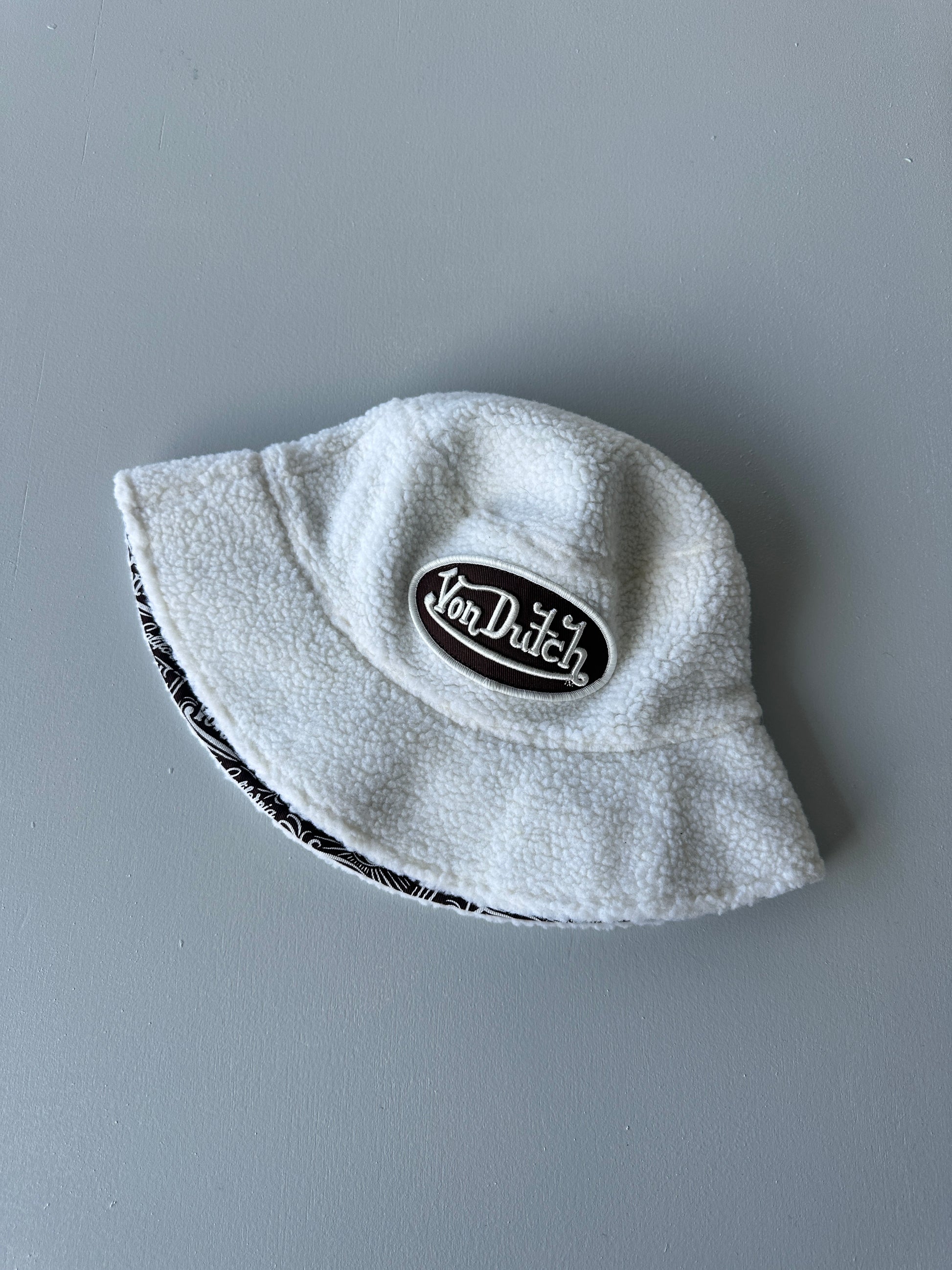 White Von Dutch Y2K Vintage Sherpa Bucket Hat