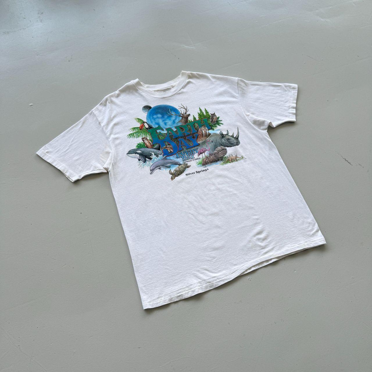 White Earth Day 90s Vintage Graphic T-Shirt - 2XL