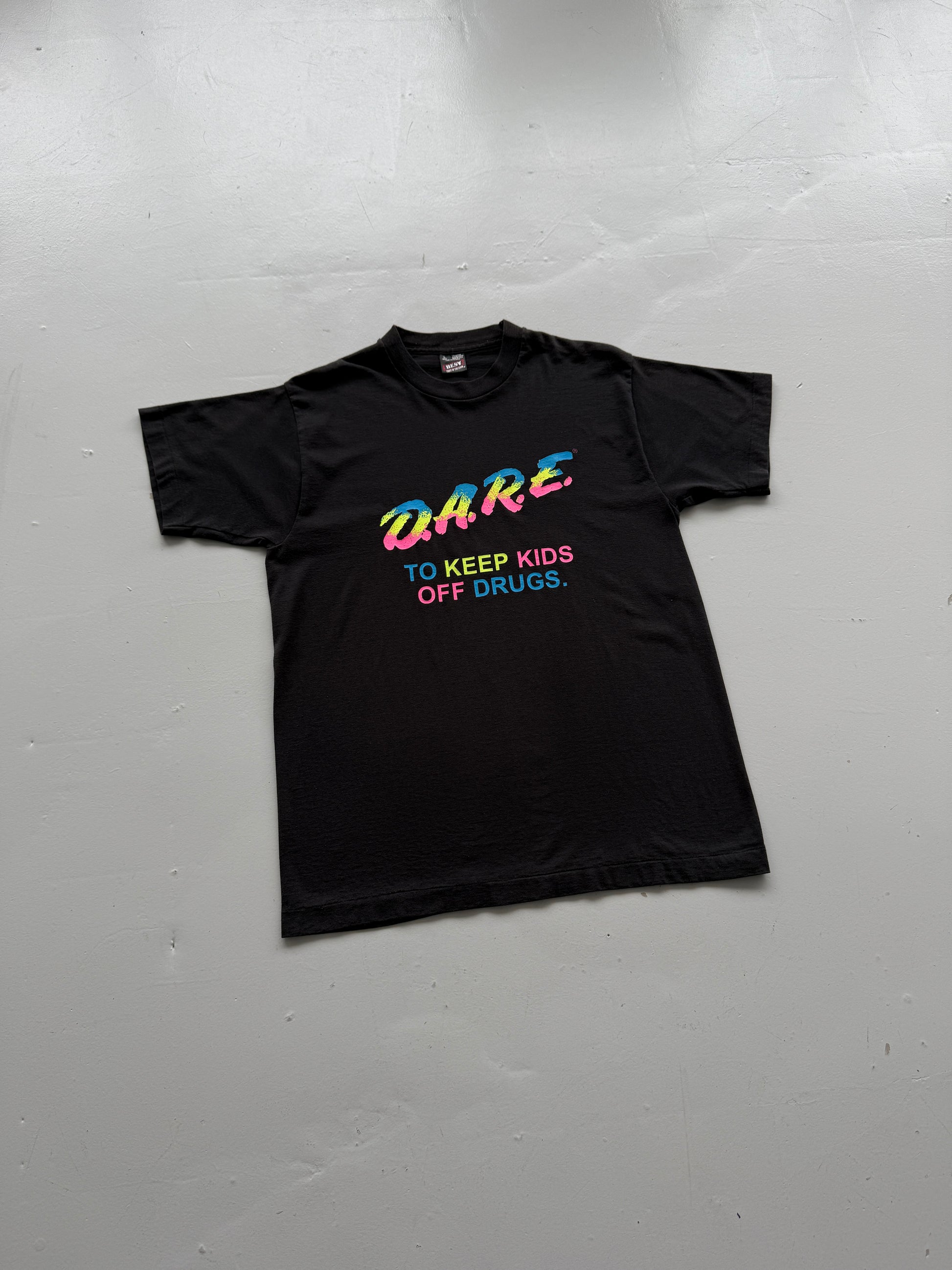 Black Dare 90's Vintage Graphic Single Stitch T-Shirt - Large