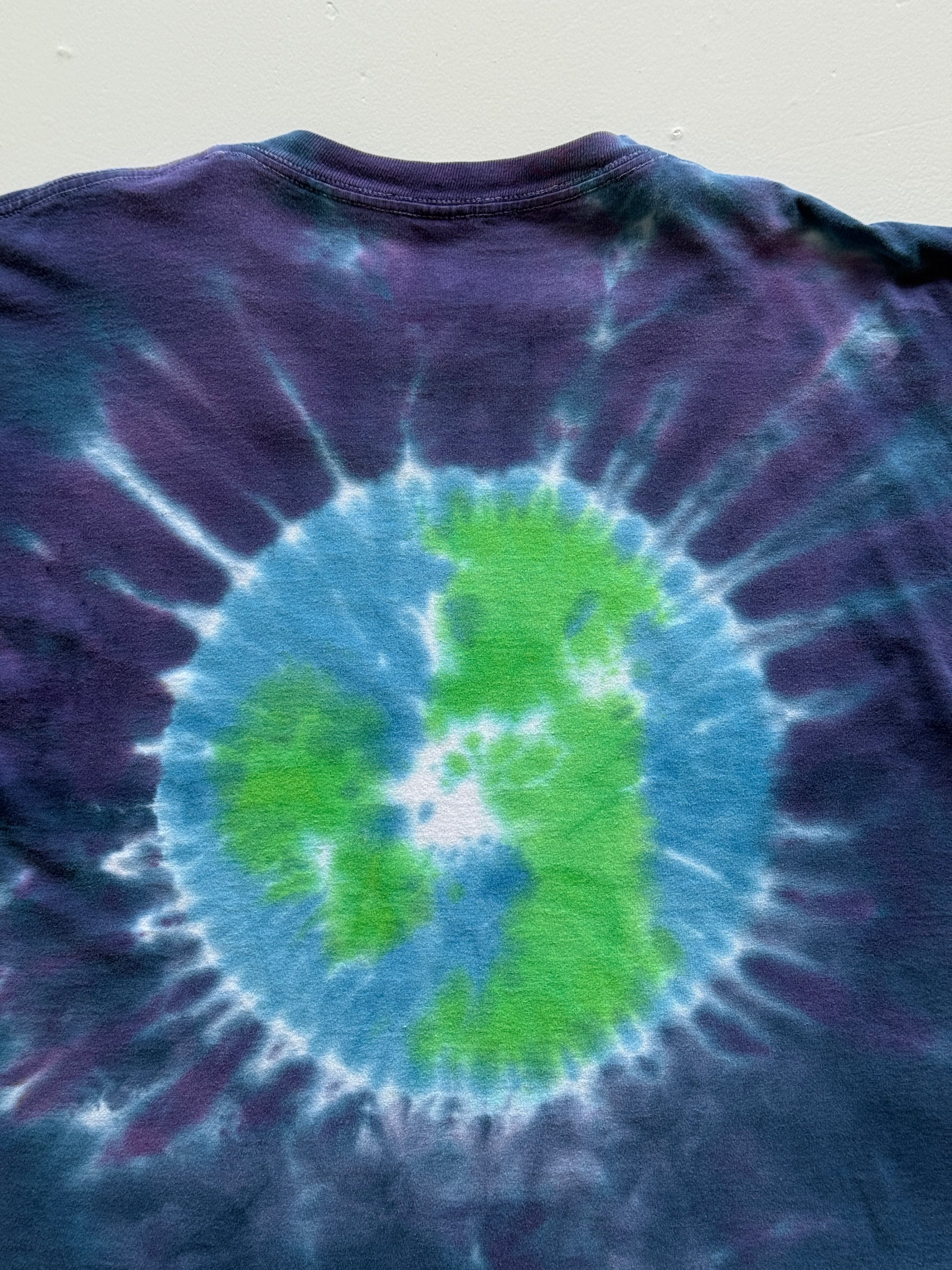 Purple Tie-Dye Earth 90's Vintage Single Stitch T-Shirt - XL