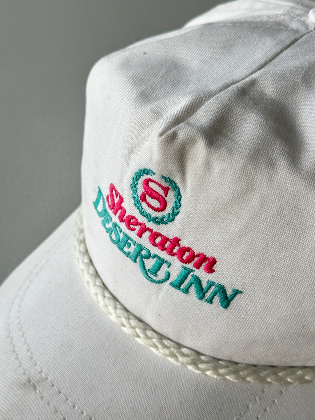 White Sheraton Desert Inn Skins Invitational 90's Vintage SnapBack Trucker Cap