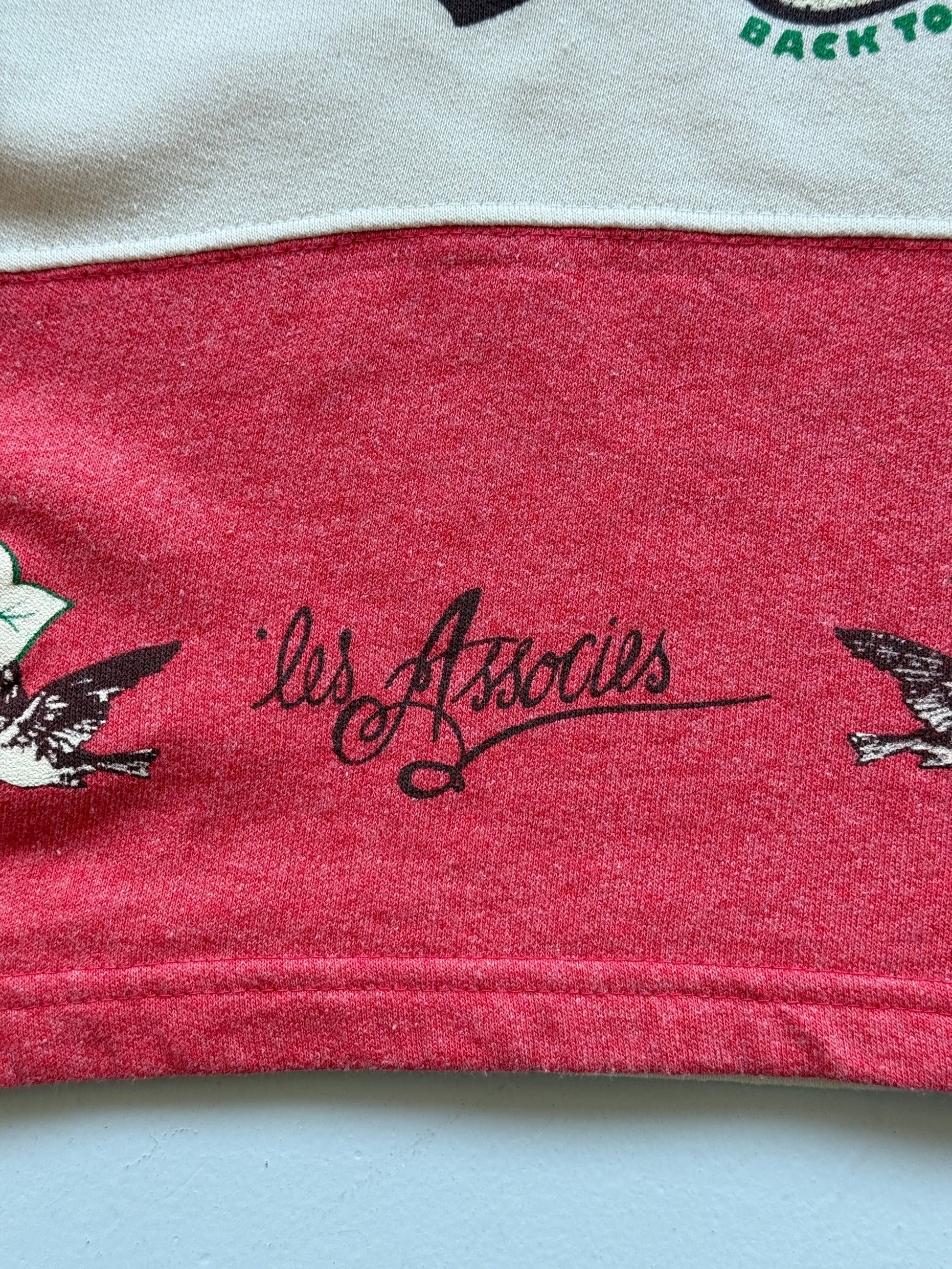 White Amity 90's Vintage Graphic Sweatshirt Jumper - Size 8/10