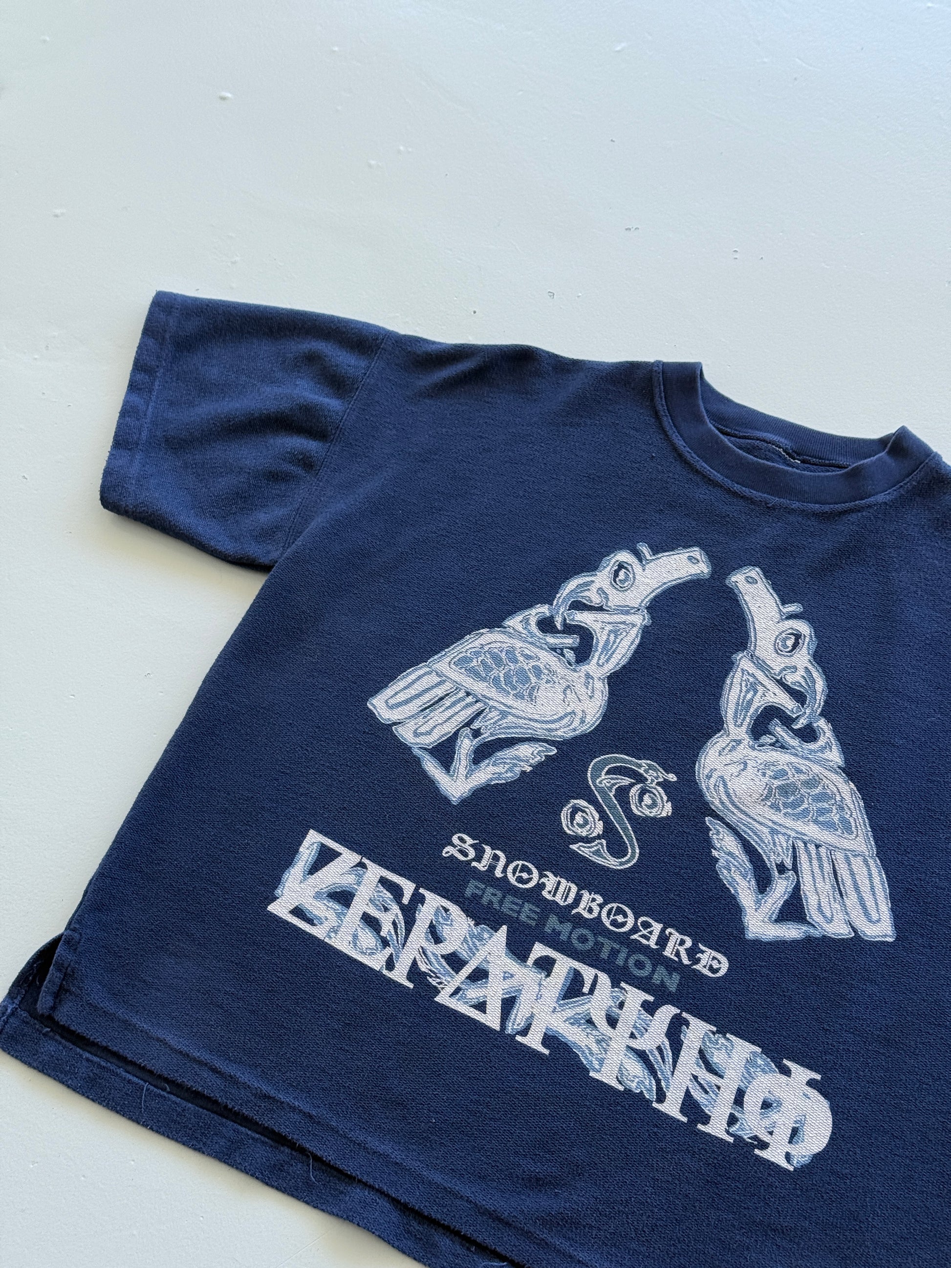 Navy Blue Free Motion 90's Vintage Snowboard Graphic Sweatshirt T-Shirt - Medium
