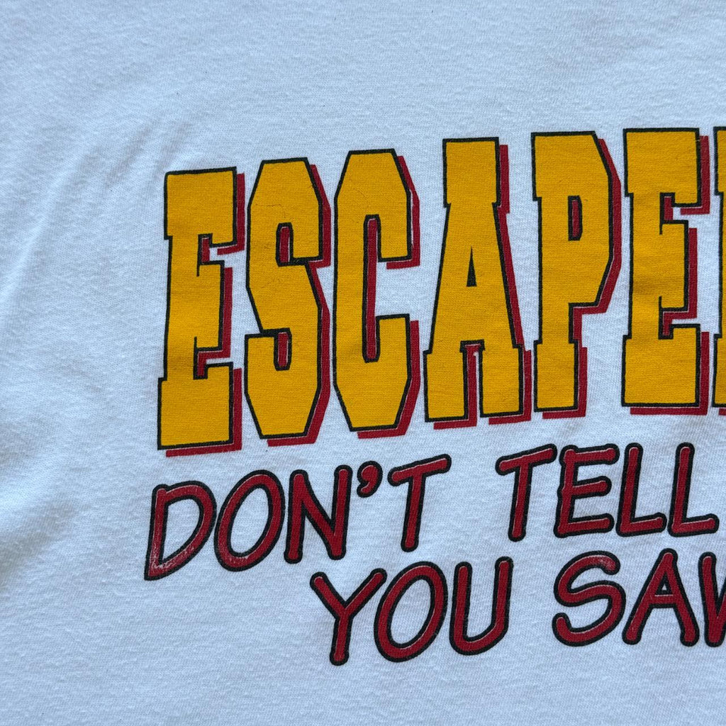 White Escpaed Mom Slogan Vintage 90s T-shirt - Large