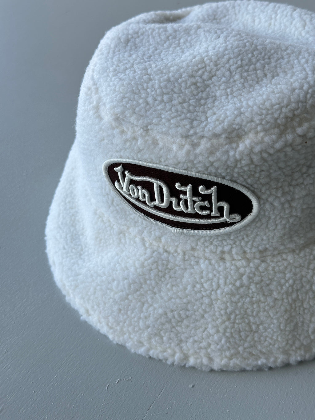 White Von Dutch Y2K Vintage Sherpa Bucket Hat