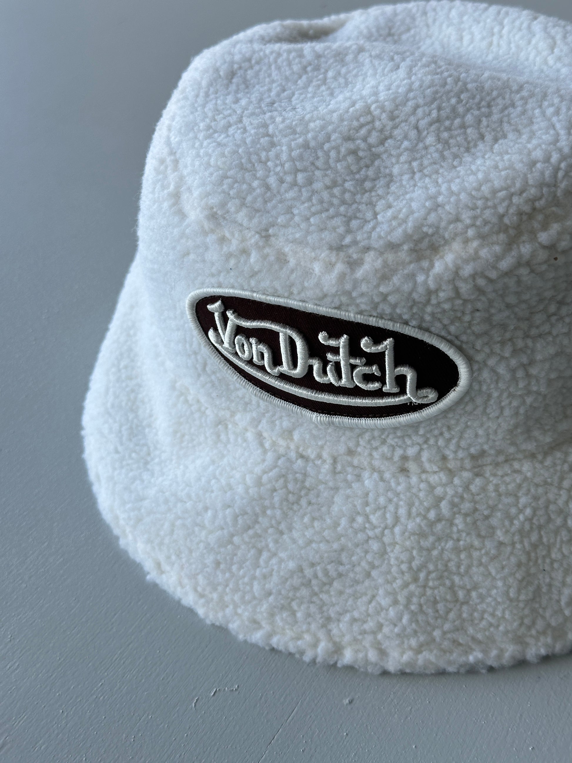 White Von Dutch Y2K Vintage Sherpa Bucket Hat