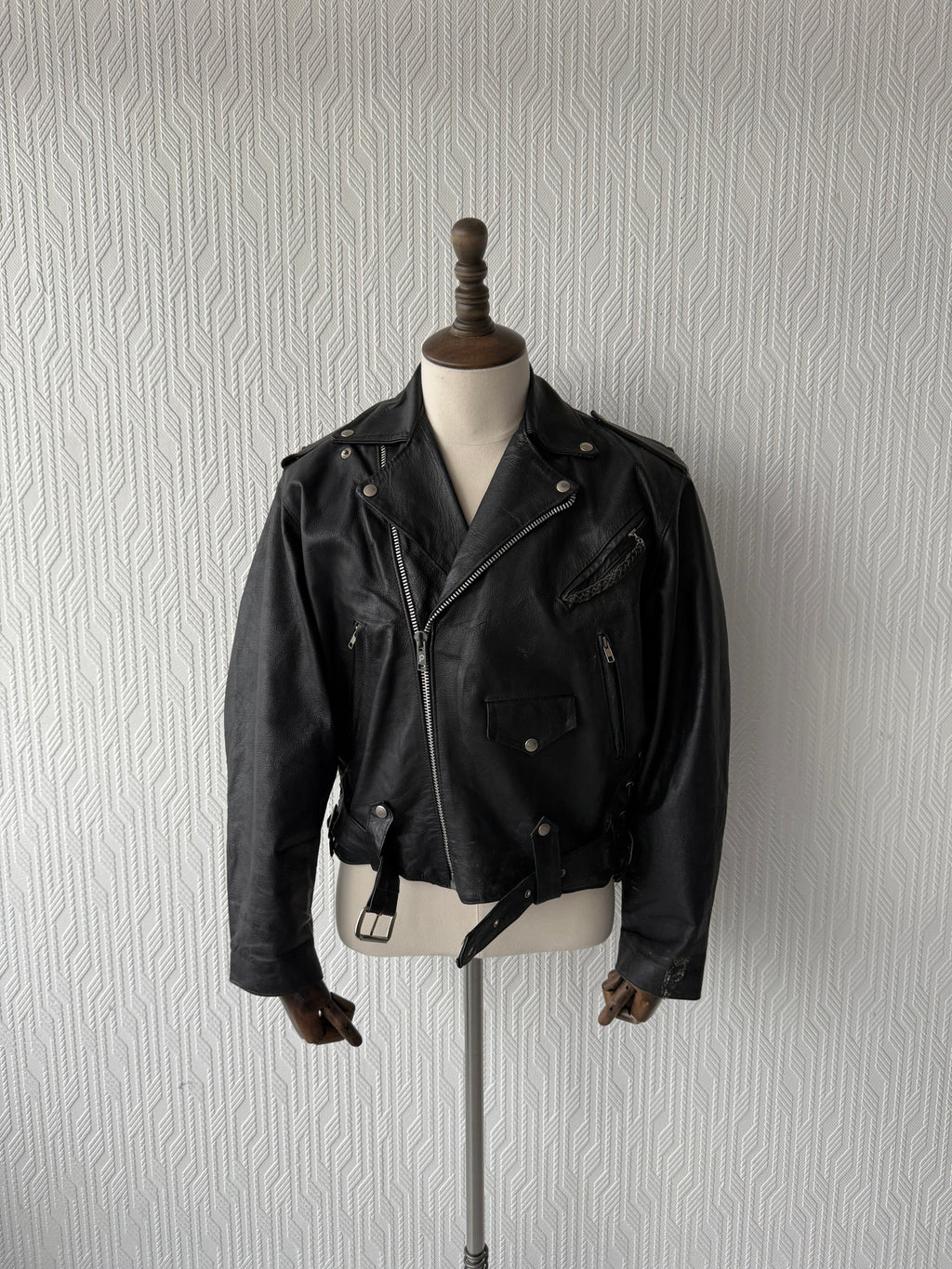 Black 80's Vintage Leather Biker Jacket - Medium