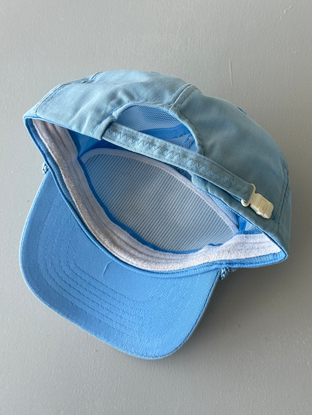 Light Blue Elephant Rocks at Williams Golf 90's Vintage SnapBack Trucker Cap