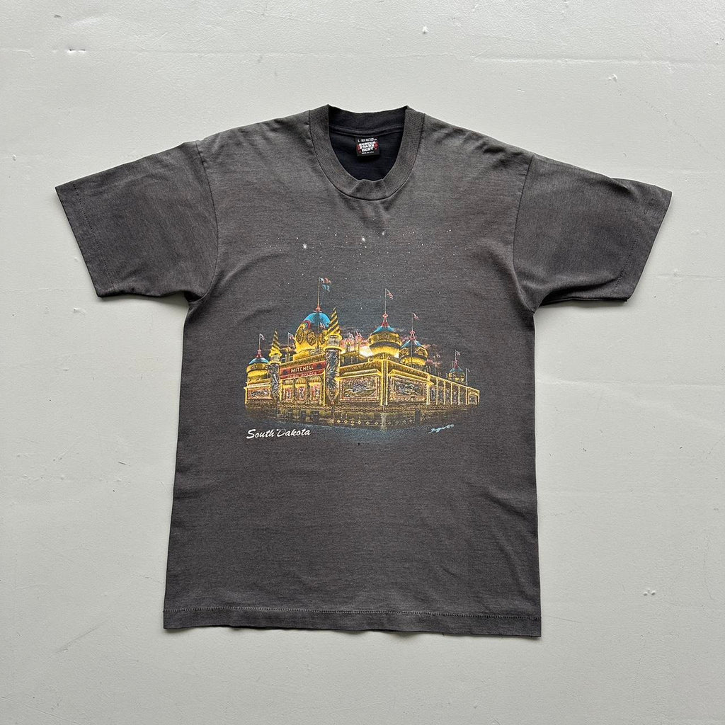 Black South Dakota Vintage 90's Graphic T-shirt - Medium