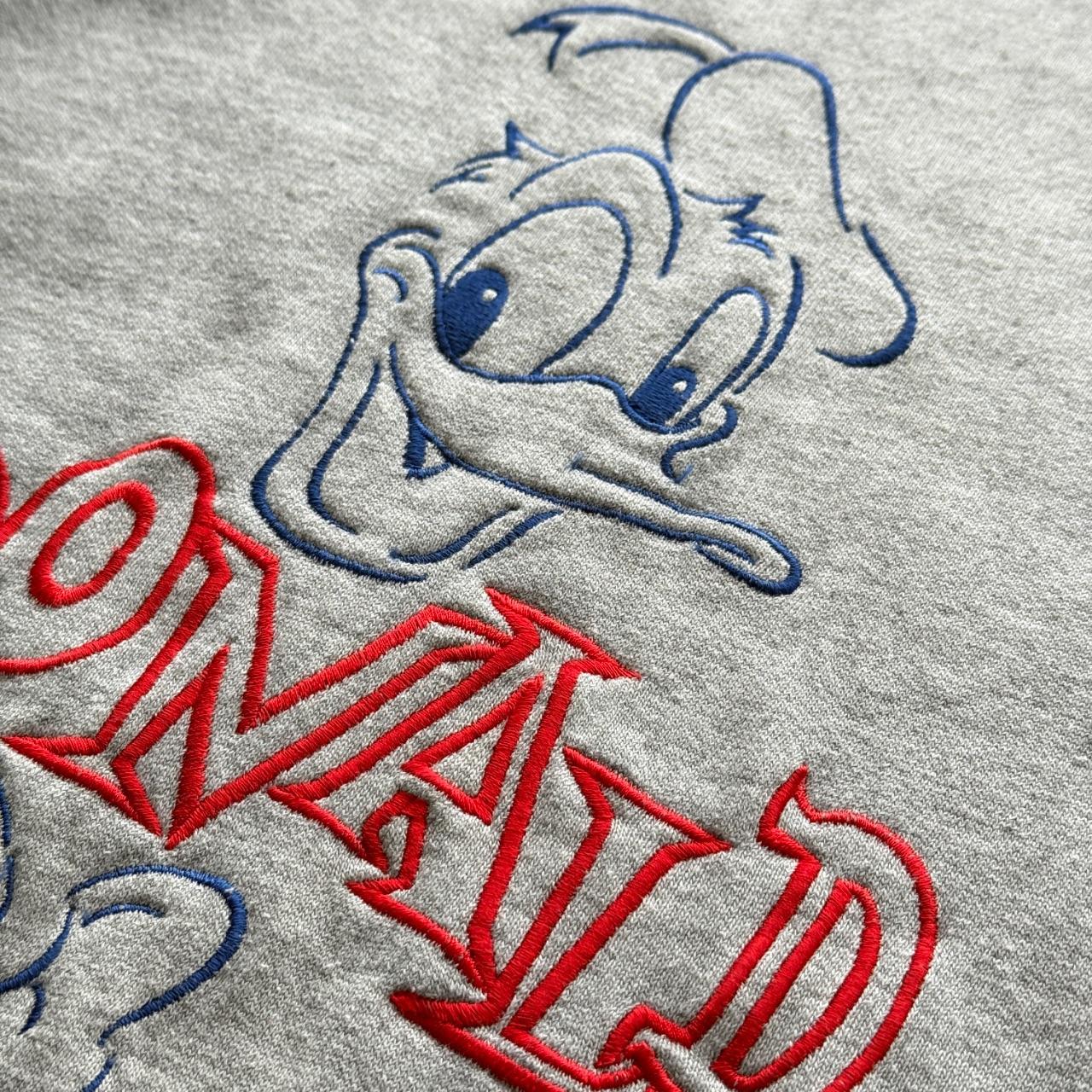 Grey Donald Duck 90’s Vintage Graphic Sweatshirt - Medium