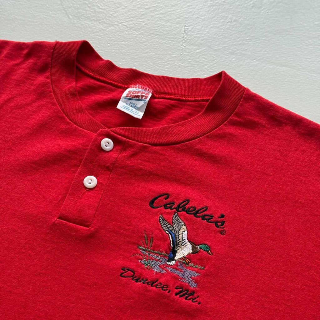 Red Cabela's Button-Up Vintage 90s T-shirt - XL