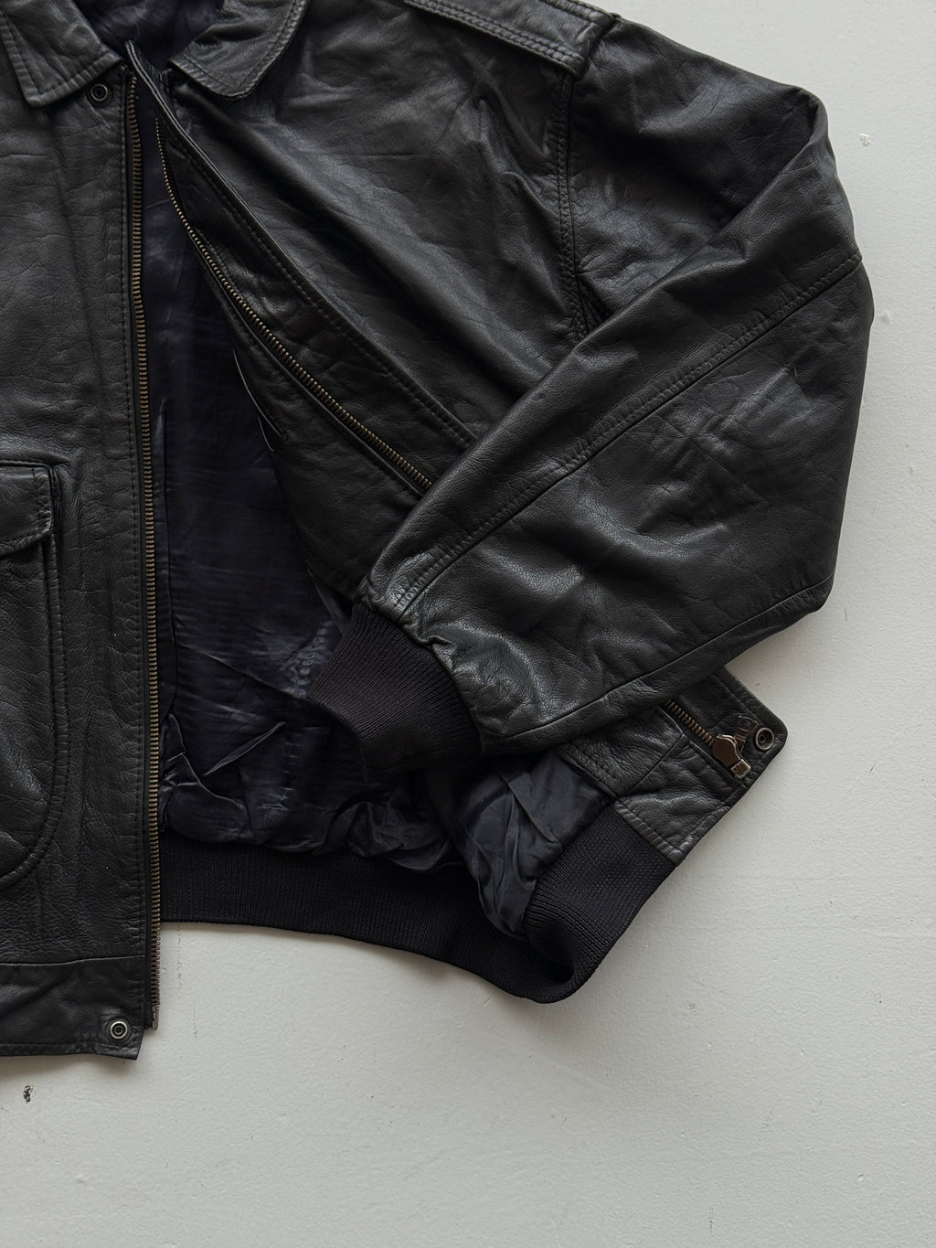 Black A2 Leather Vintage Aviation Bomber Jacket 002 - Large